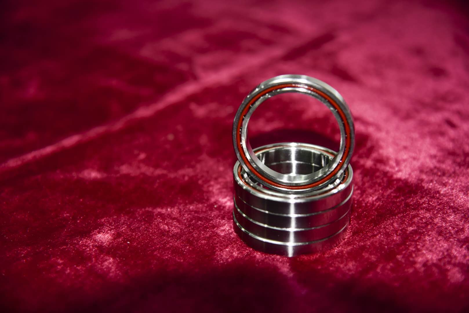 精密角接觸球軸承 精密角接觸球軸承